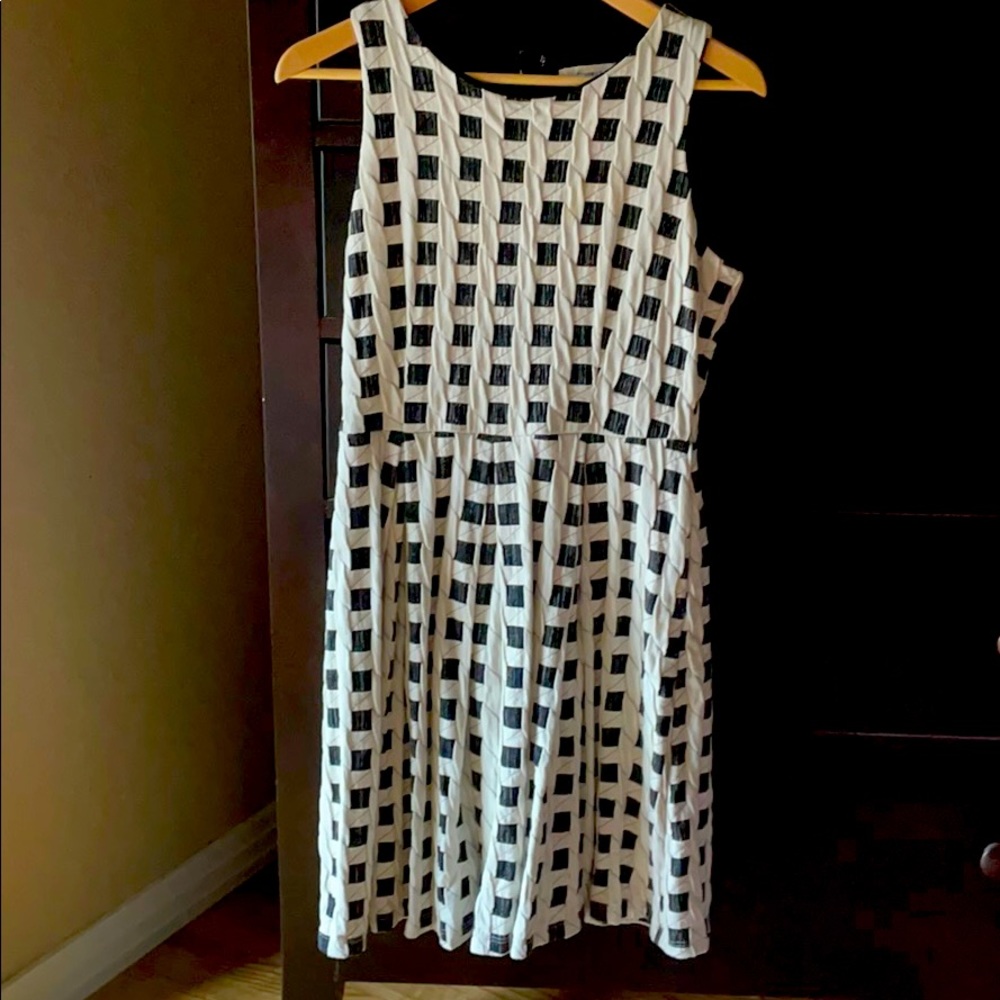 Sleeveless dress